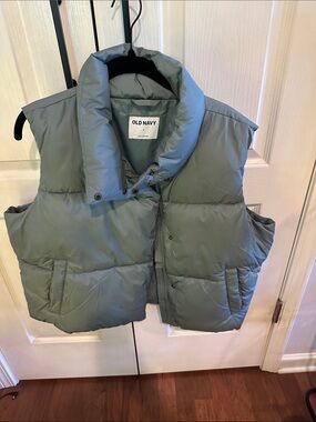 Old Navy Quilted Puffer Vest in Sage